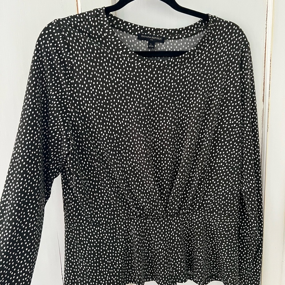 Banana Republic Dark Green and White Patterned Blouse